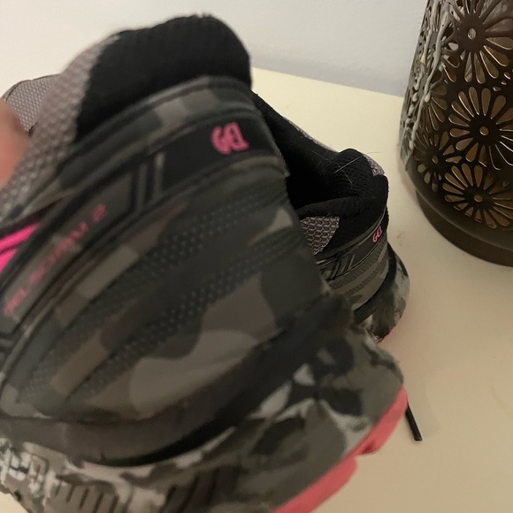 ASICS Women's Athletic Shoes in Gray and Pink Size 7.5 - Picture 11 of 12